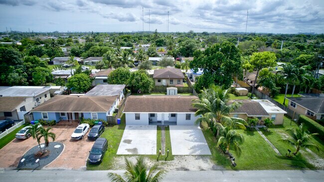 Building Photo - 6126 SW 19th St