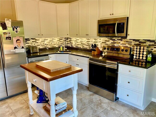 Building Photo - 9 Tree Hill Ct