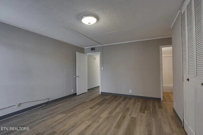 Building Photo - 400 Dublin Dr