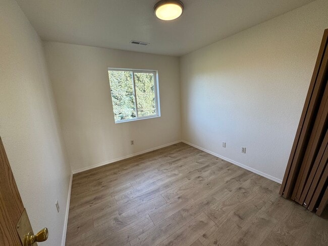 Building Photo - FULLY GUTTED & RENOVATED 4-Bedroom Condo N...