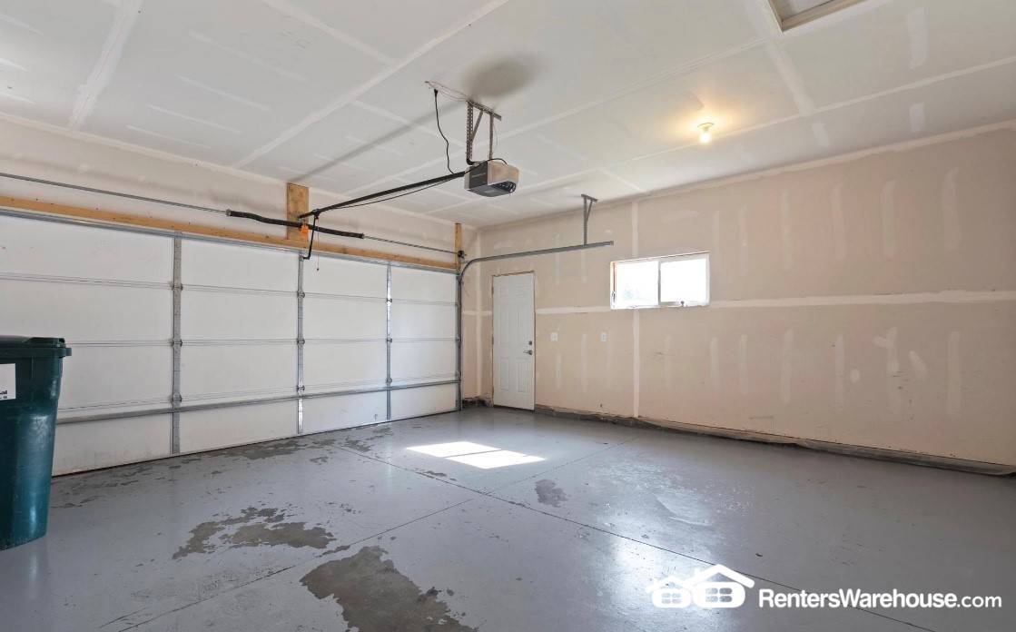Building Photo - 3832 McIntosh Dr NW