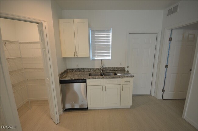 Building Photo - 3306 Bassie Ct