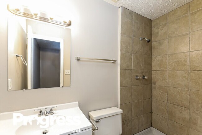 Building Photo - 7215 Buck Creek Dr