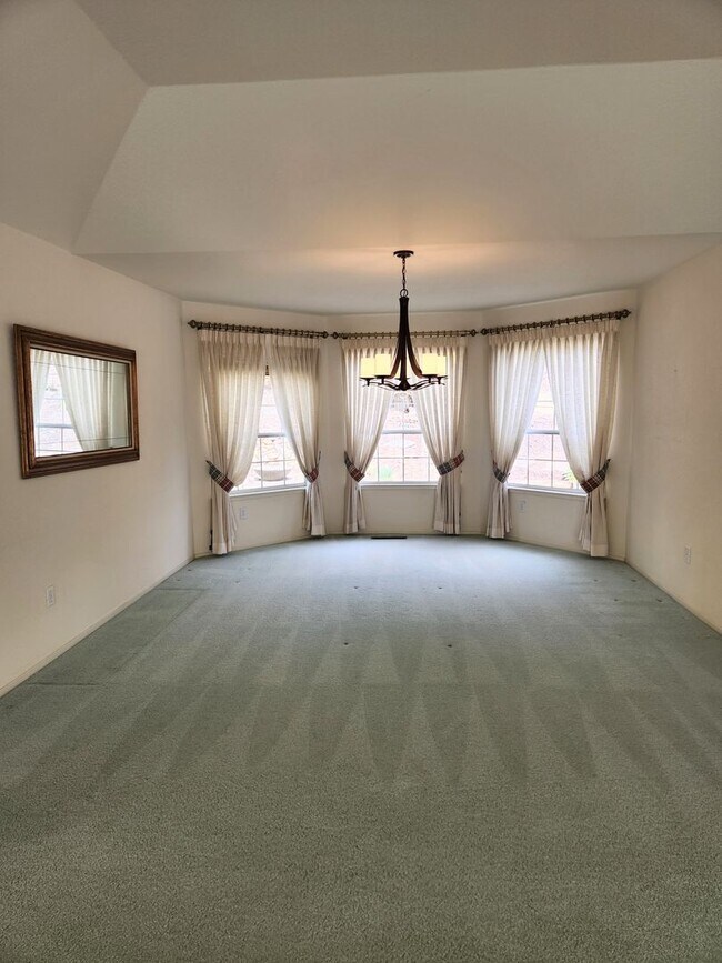 Building Photo - "Must See" House in Oakmont w/beautiful vi...