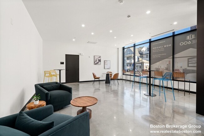 Building Photo - 600 Broadway