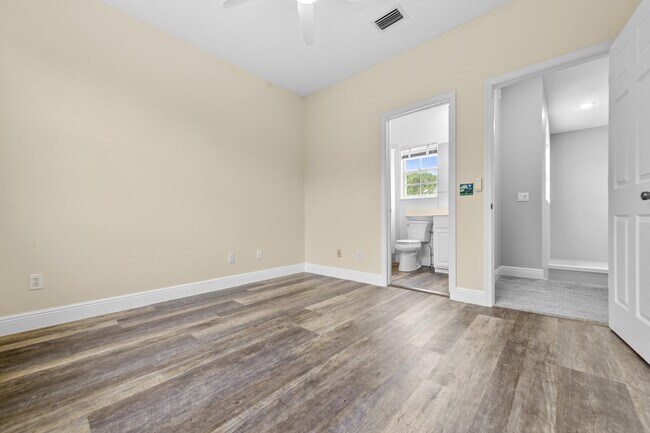 Building Photo - 3033 SE Brierwood Pl