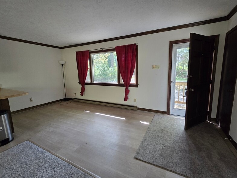 Building Photo - 6308 Lakeshore Dr