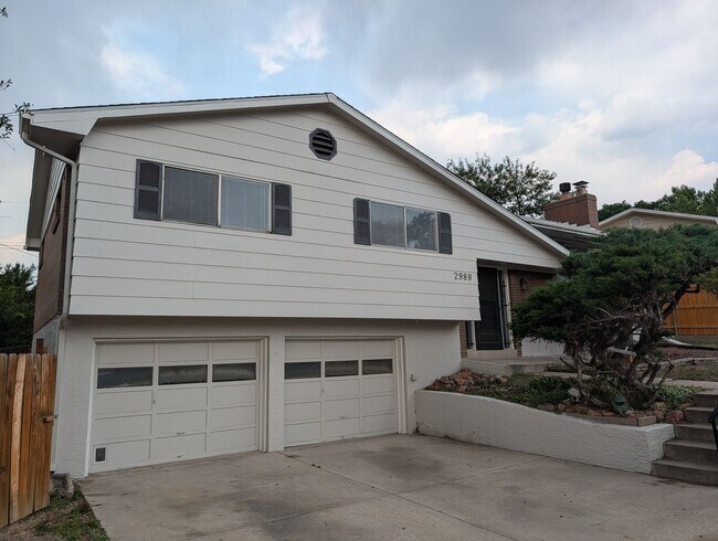 Building Photo - 2988 W Fontanero St