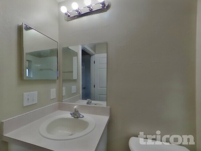 Building Photo - 4401 Reynolds Ridge Ct