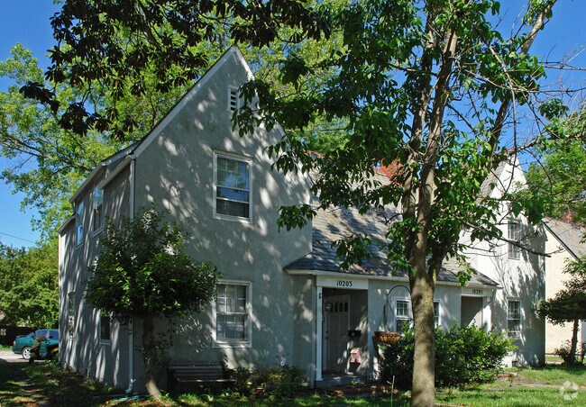 Primary Photo - 10203-10205 Warwick Blvd