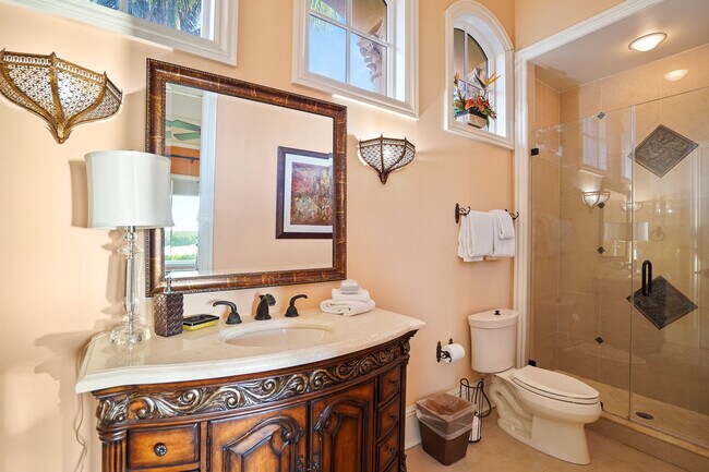 Building Photo - 1363 Oceanview Dr