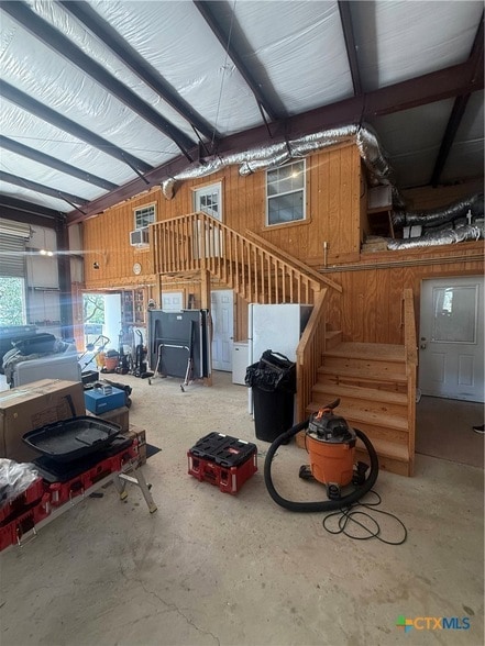 Building Photo - 4130 Summit Dr
