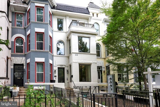 Building Photo - 1329 Irving St NW