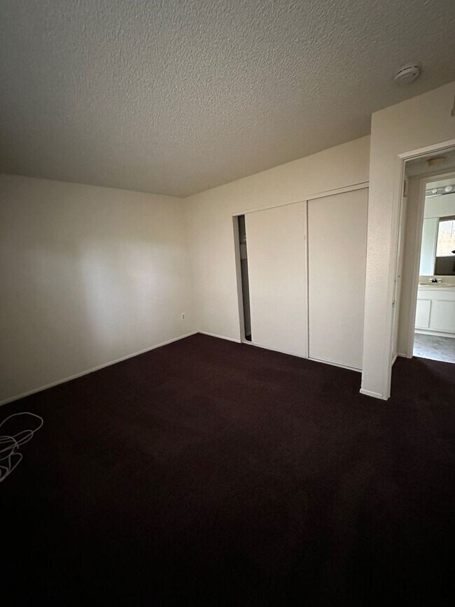 Building Photo - Your Next Home Awaits in Moreno Valley!