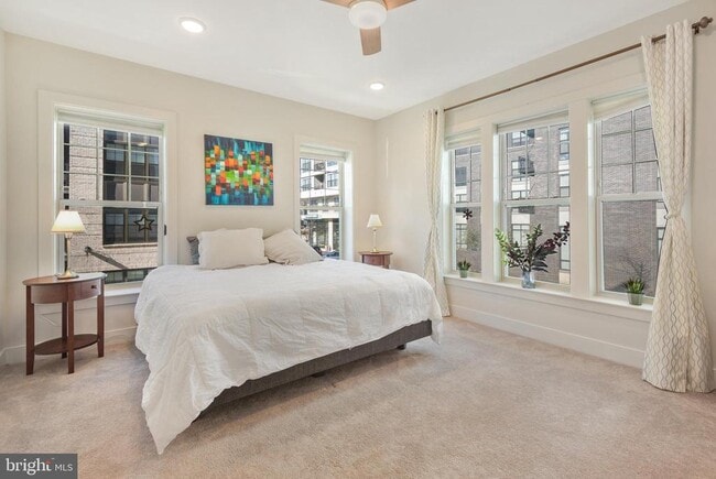 Building Photo - 813 Rockwell Ave