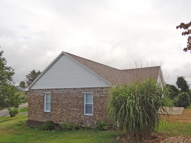 Building Photo - 2726 Stewartstown Rd