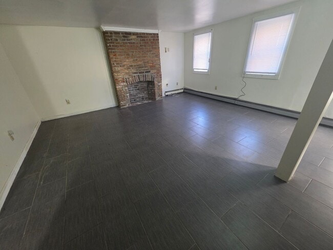 Building Photo - 15 E Parmenter St