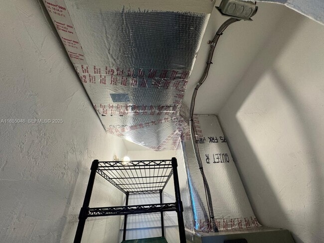 Building Photo - 7800 Carlyle Ave