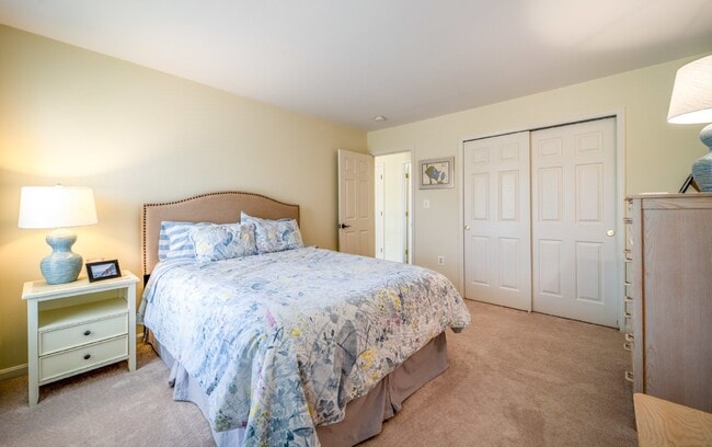 Building Photo - Stunningly Updated Home in Evergreen Meado...