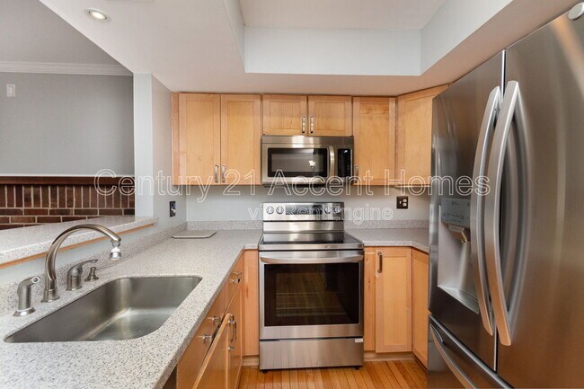 Building Photo - 2514 S Arlington Mill Dr