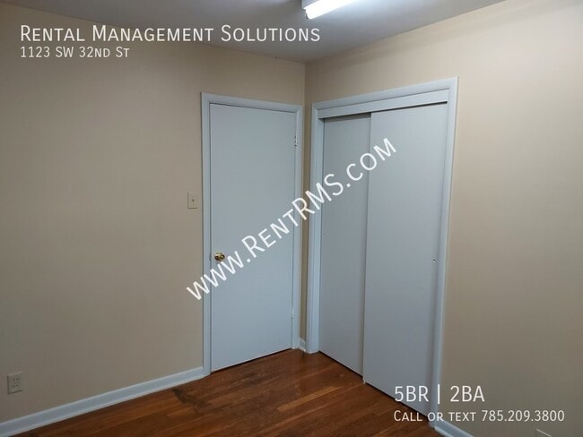 Building Photo - 1123 SW 32nd St