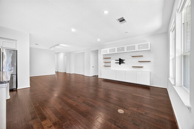 Building Photo - 16131 Sommerall Creek Ln