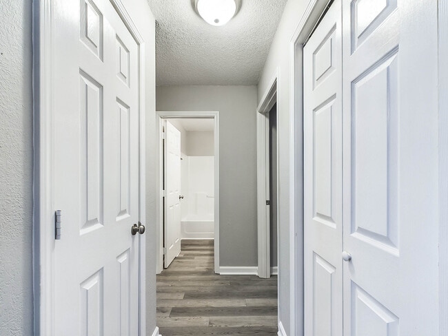 Building Photo - 754 Old Stage Rd