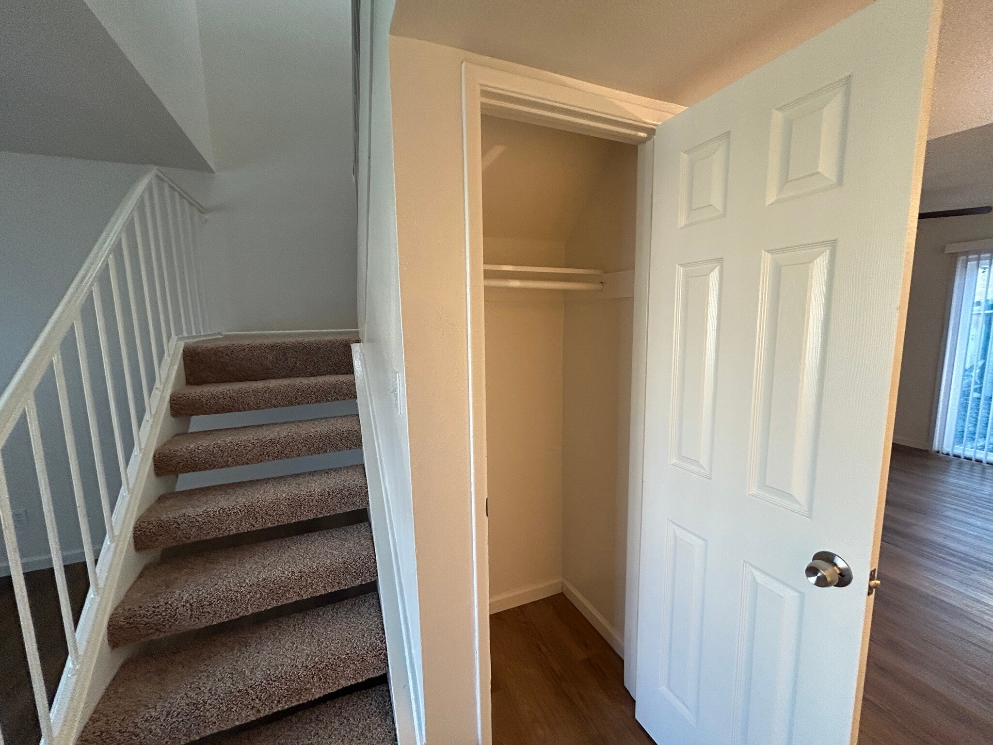 Building Photo - 4740 W Rose Ln