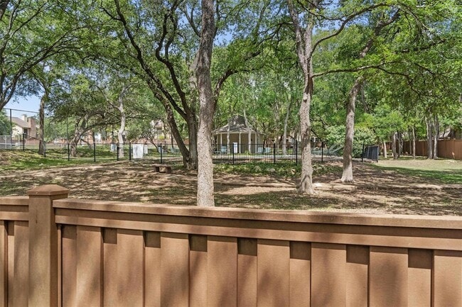 Building Photo - 8310 Summerwood Dr