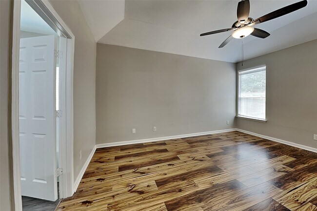 Building Photo - 2331 Trotter Dr