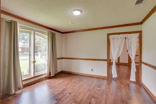 Building Photo - 704 Shady Ln