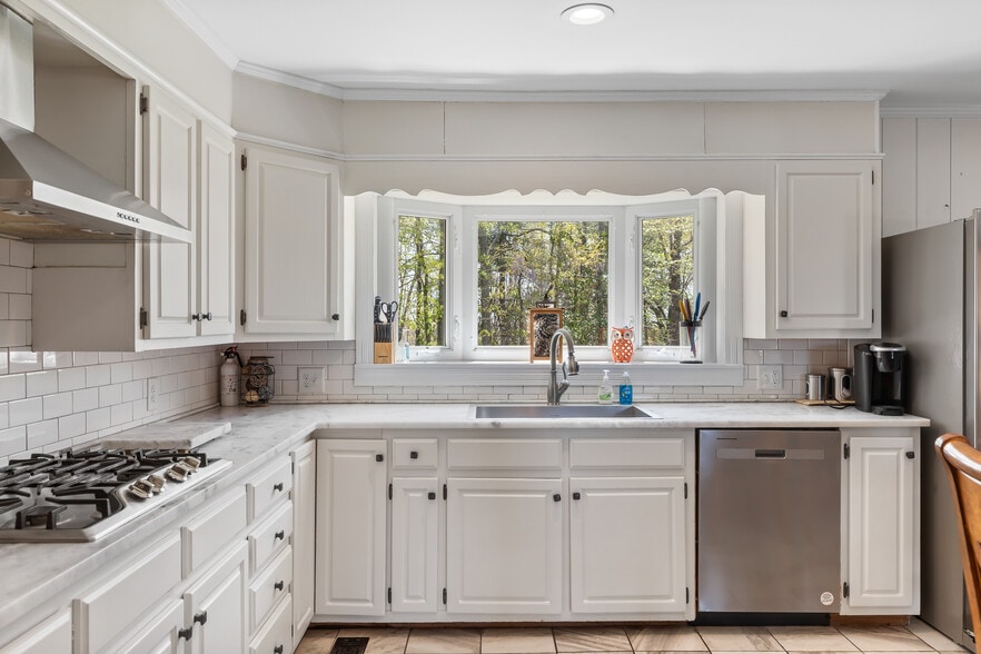 Building Photo - 160 Emalyn Ct