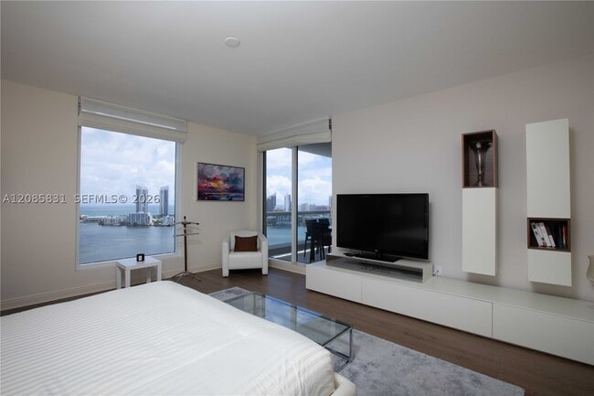 Building Photo - 6000 Island 2602 Is
