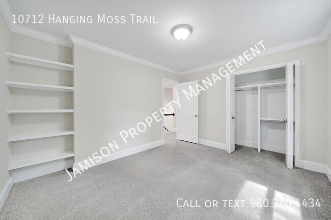Building Photo - 10712 Hanging Moss Trail