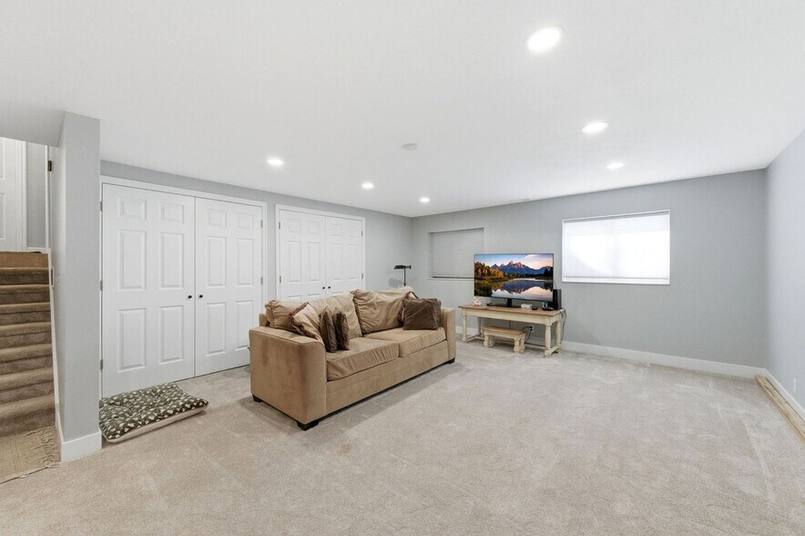 Building Photo - 3861 Silver Spur Cir
