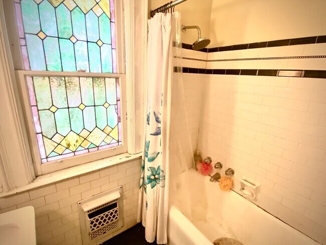Building Photo - 414 Stratton Ln