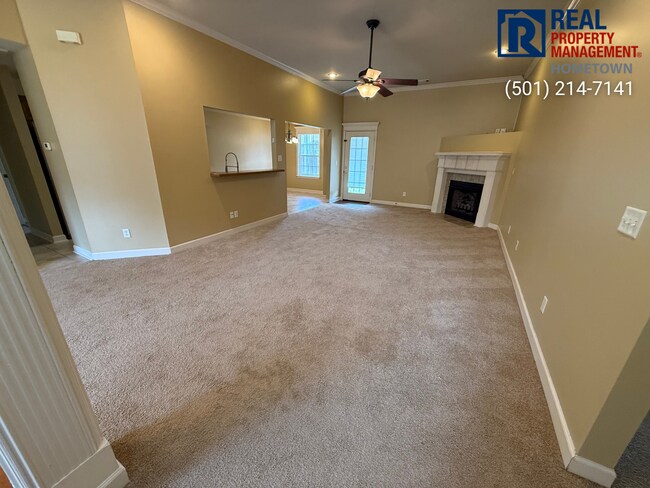 Building Photo - 1609 White Oak Cir