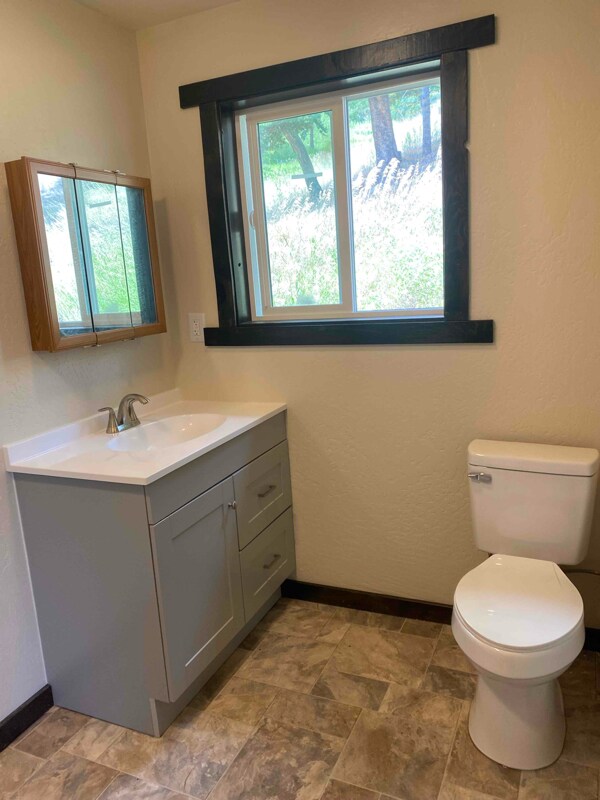 Building Photo - 38 Picnic Gulch Rd