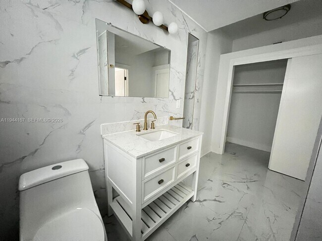 Building Photo - 945 79th Terrace