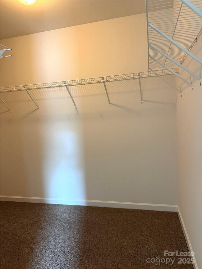 Building Photo - 10577 Bunclody Dr