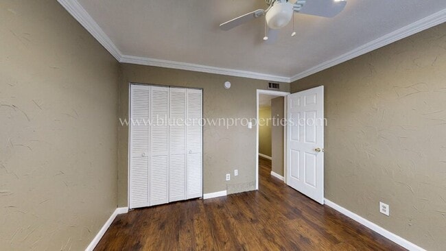 Building Photo - 10239 Catalpa Rd