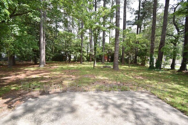 Building Photo - 333 McFadyen Dr