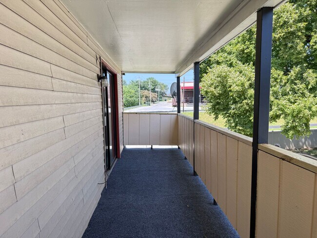 Building Photo - 359 Greenland Dr