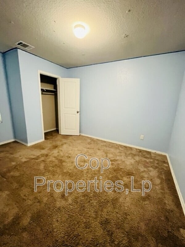 Building Photo - 4235 Mesa Cove