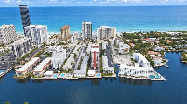 Building Photo - 3161 S Ocean Dr