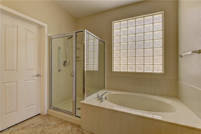 Building Photo - 2365 Wisconsin Dells Dr