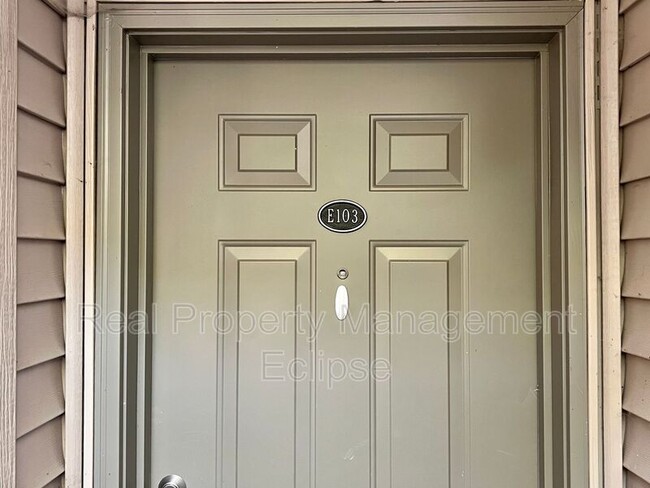 Building Photo - 16101 Bothell Everett Hwy