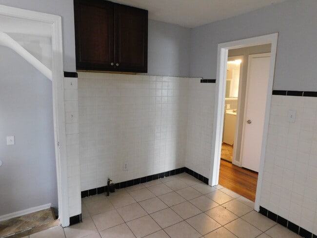 Building Photo - Newly Refreshed Move In Ready Bungalow