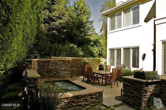 Building Photo - 2563 Littlefield Ct
