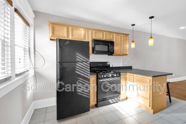 Building Photo - 1205 Hertel Ave